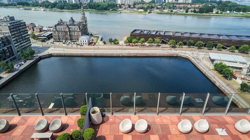From the rooftop of Antwerpen's largest museum - the MAS museum - you can admire stunning views onto the largest port in the whole of Belgium (the second largest in Europe).